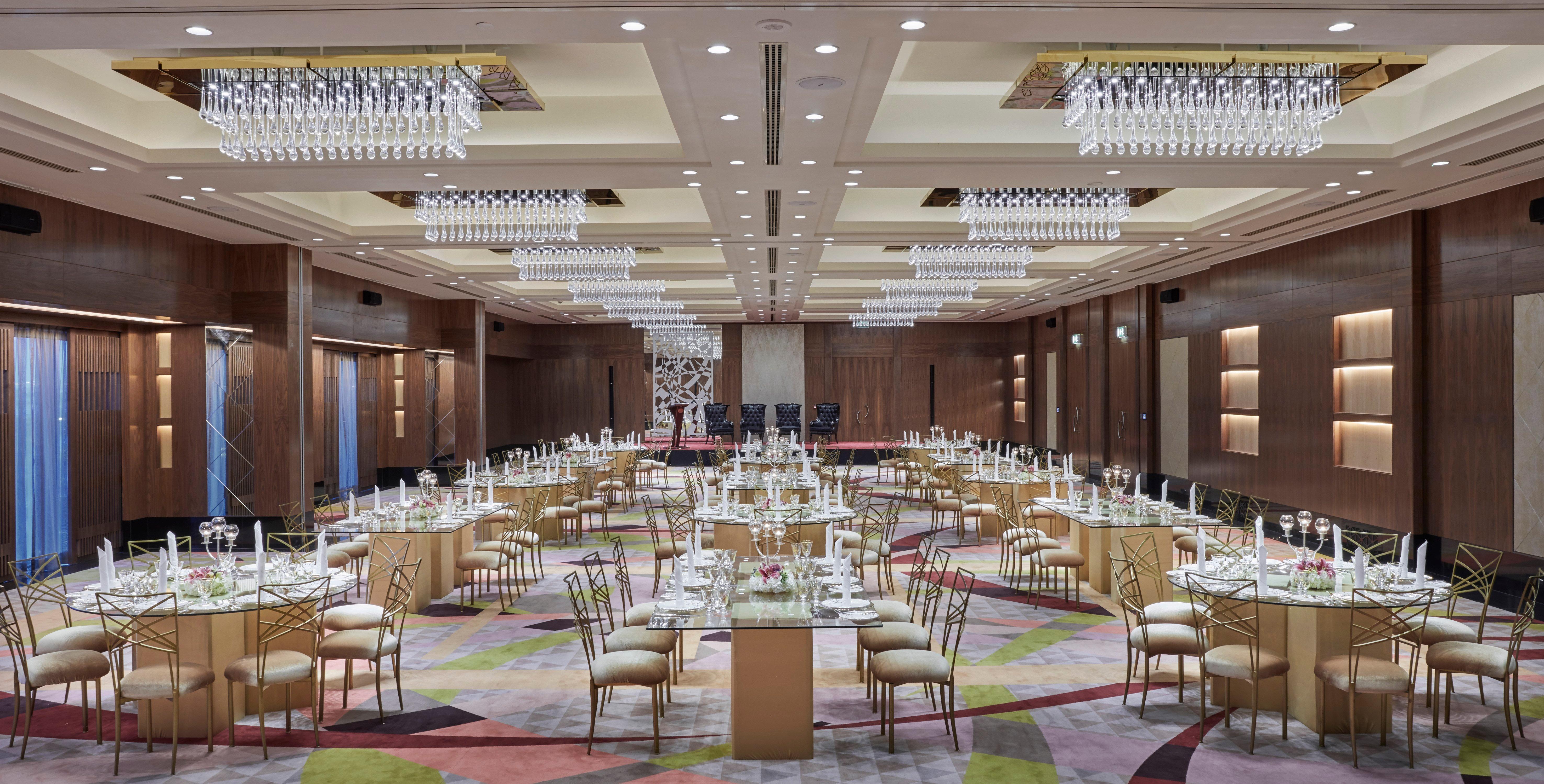 Crowne Plaza Kuwait Al Thuraya City By Ihg Kuwait City Bagian luar foto