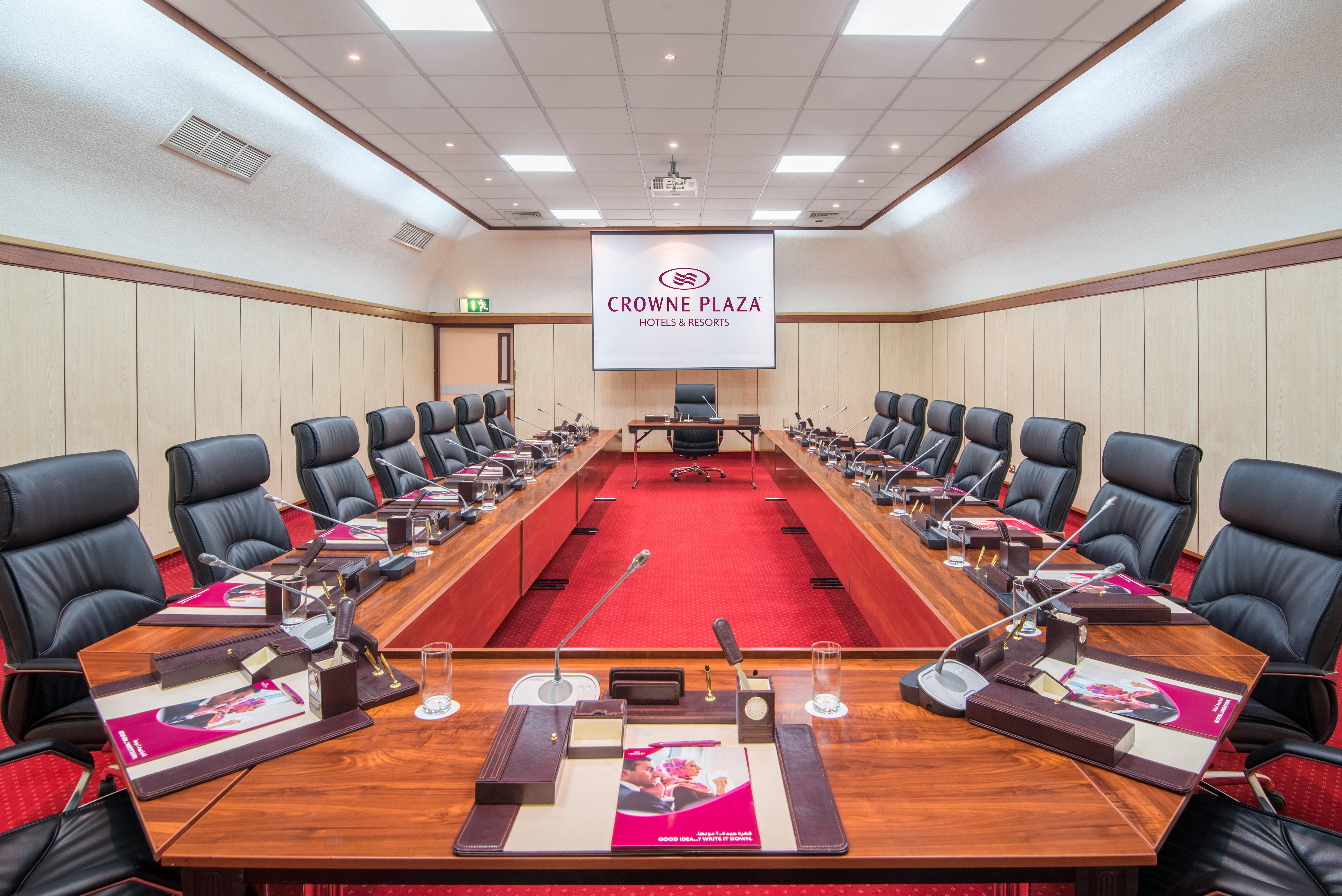 Crowne Plaza Kuwait Al Thuraya City By Ihg Kuwait City Bagian luar foto