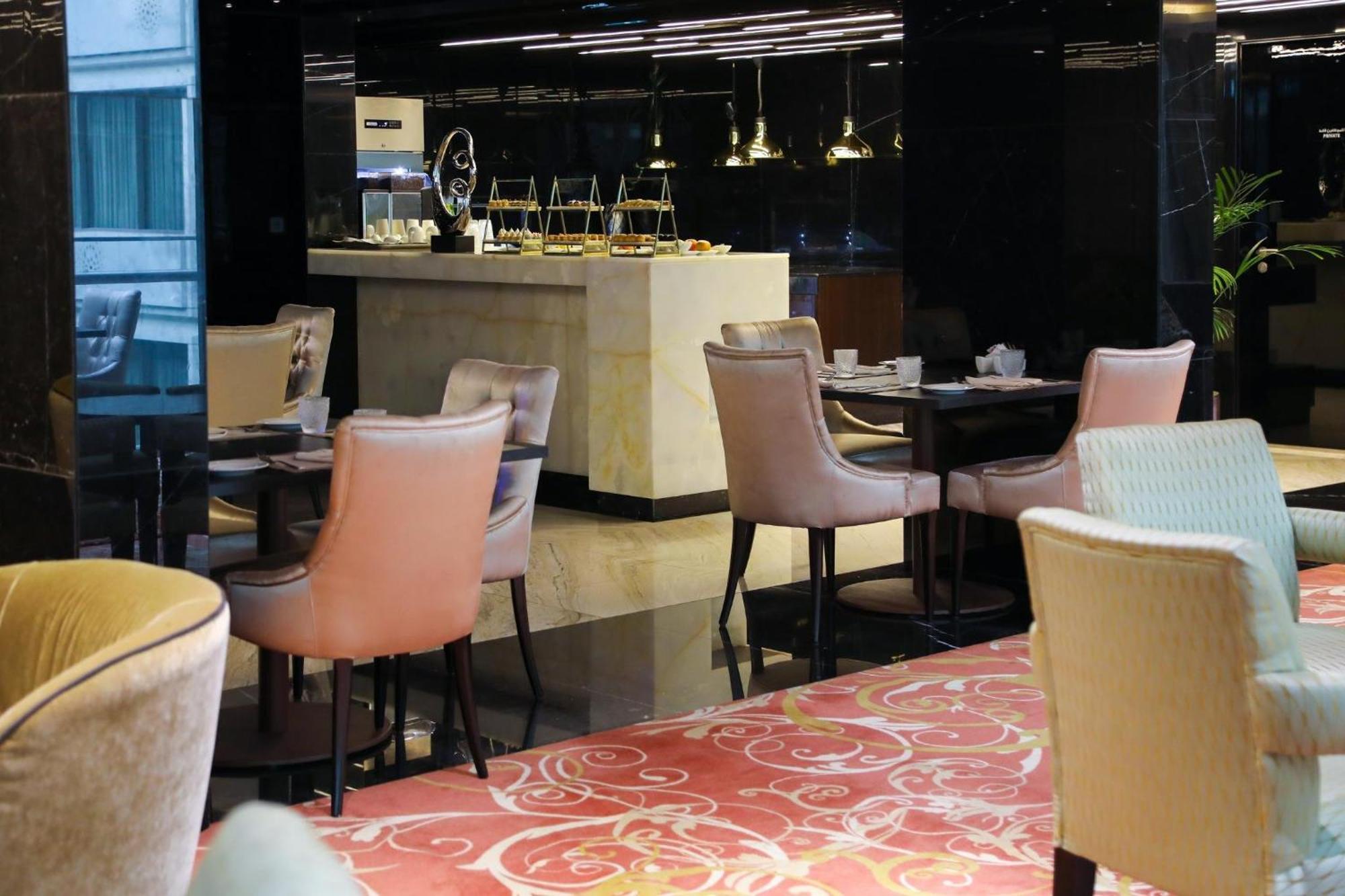 Crowne Plaza Kuwait Al Thuraya City By Ihg Kuwait City Bagian luar foto