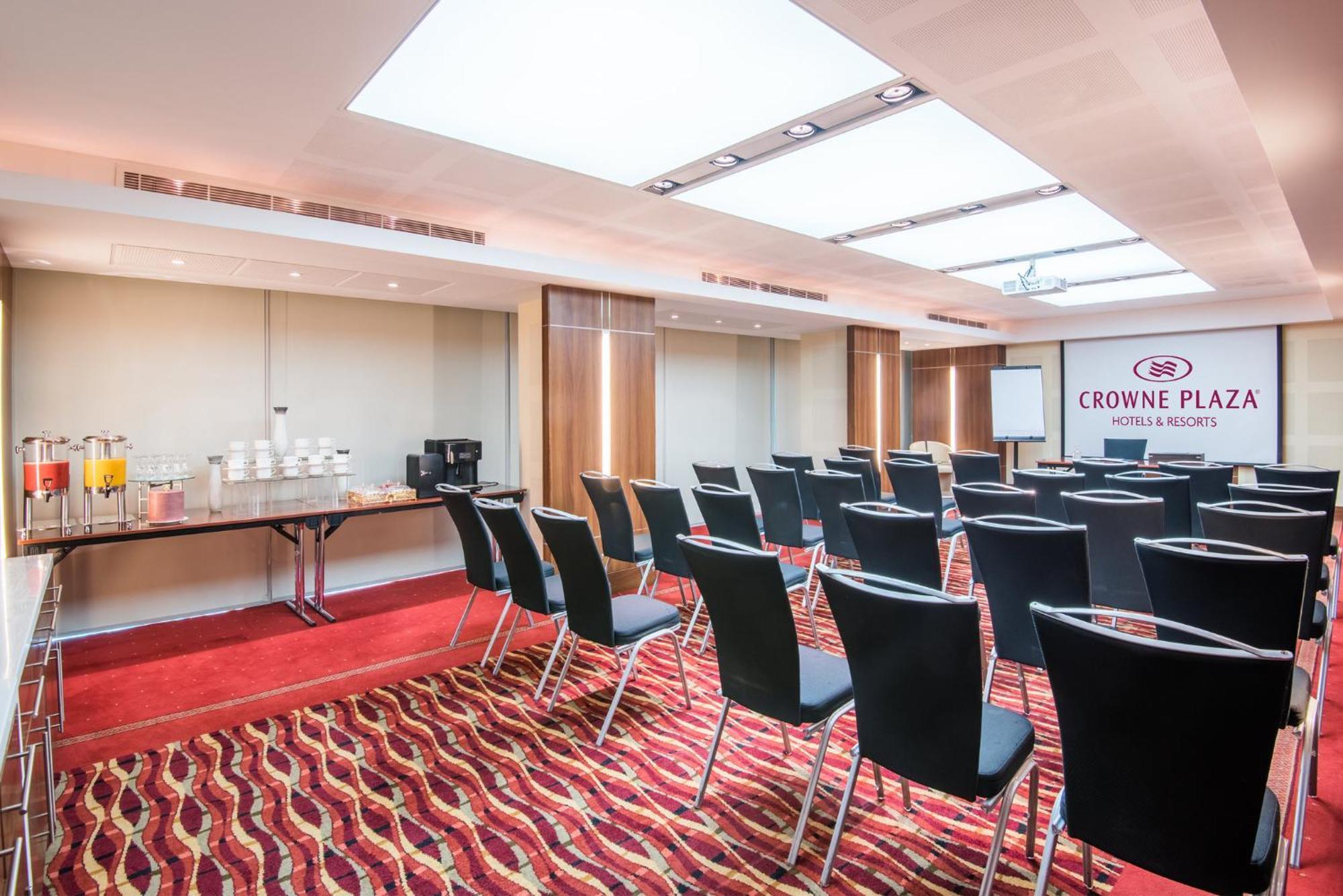 Crowne Plaza Kuwait Al Thuraya City By Ihg Kuwait City Bagian luar foto